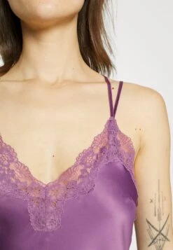 Anna Field Chemise De Nuit / Nuisette - Pink 13 Anna Field Chemise De Nuit / Nuisette - Pink -Femelle Vêtements Boutique 1d3ee3b2edc04d61933aec58ae10abce