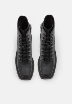 Steve Madden Bottines - Black -Femelle Vêtements Boutique 214224c1e4aa4493abaafa241794f85d