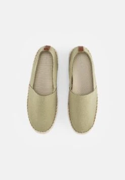Pier One Rena Espadrille Unisex - Espadrilles - Olive 9 Pier One Rena Espadrille Unisex - Espadrilles - Olive -Femelle Vêtements Boutique 37f61750ec004994b62ae6ddcfad1a43