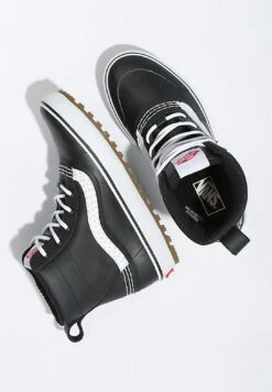 Vans Standard Mid Snow - Baskets Montantes - Black -Femelle Vêtements Boutique 473f86ee9bf741f7b04c8e79cb403558