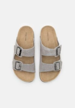 Pier One Leather Unisex - Chaussons - Grey -Femelle Vêtements Boutique 6e172422b00e484a8ac21c5f565af9d6