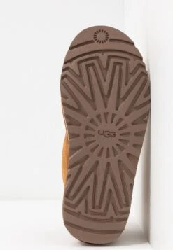 Ugg Neumel - Boots À Talons - Chestnut -Femelle Vêtements Boutique 70969a2ac1944a81a2eeb360eb7eeb28