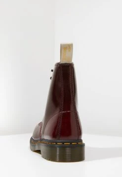 Dr. Martens Winchester Ii Boot 1460 Vegan - Bottines À Lacets - Cherry -Femelle Vêtements Boutique 755c08d56bda4a5eba7a2316d348f0cf