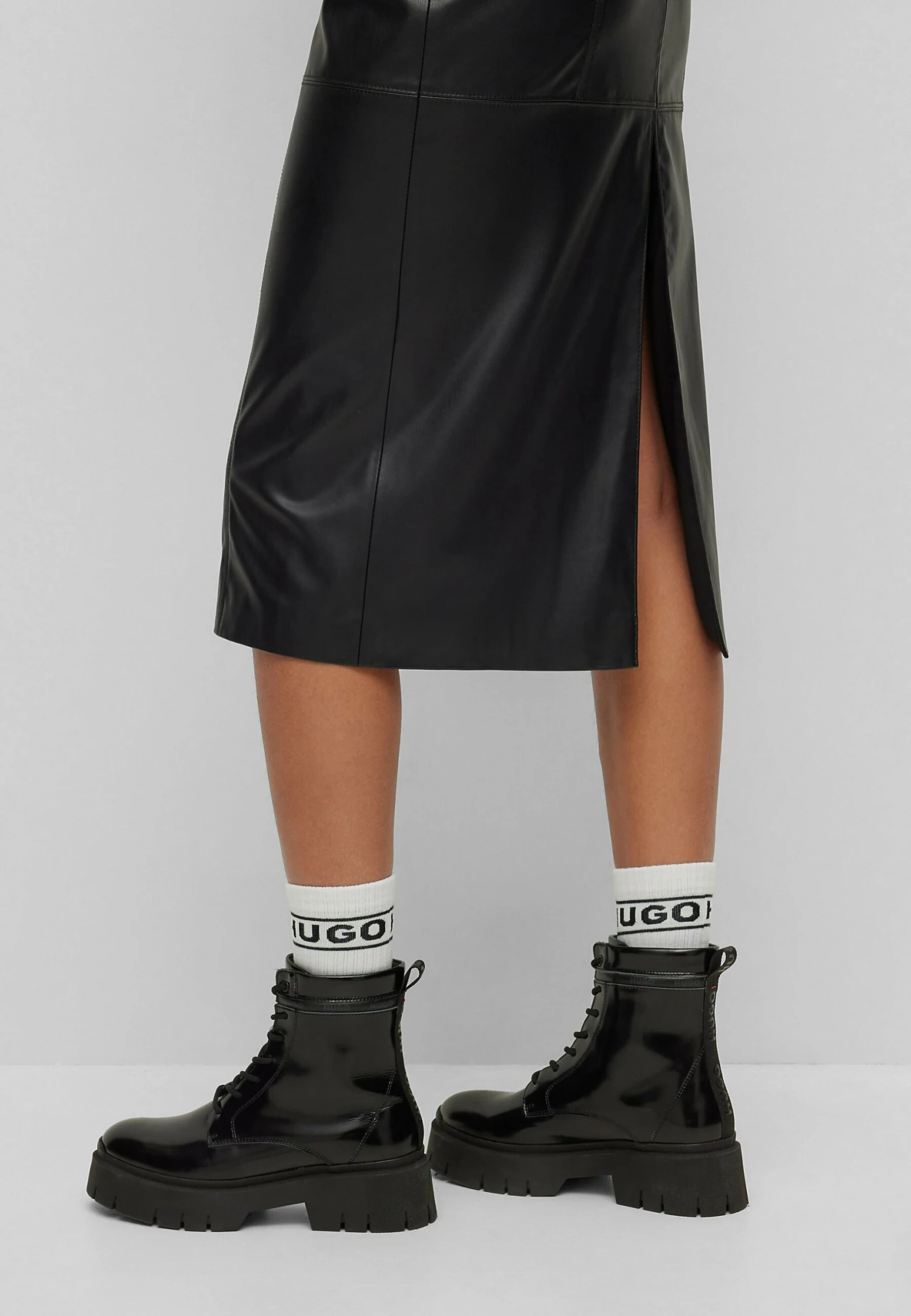 Hugo Kabarelle-1 - Robe De Jour - Black One 5 Hugo Kabarelle-1 - Robe De Jour - Black One – Image 5