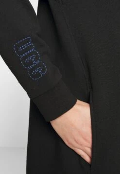 Ugg Aderyn Hoodie Dress - Sweat À Capuche - Black 9 Ugg Aderyn Hoodie Dress - Sweat À Capuche - Black -Femelle Vêtements Boutique 790c3e239edc4d43a722ae81b16d847c