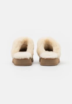 Ugg Disquette - Chaussons - Chestnut -Femelle Vêtements Boutique 7ad139fafb204b06939c1bed1b37bd51