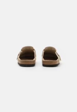 Pier One Leather Unisex - Chaussons - Beige -Femelle Vêtements Boutique 7fc4209f0b9d443b96717beece6deee4