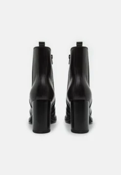 Leather - Bottines À Talons Hauts - Black -Femelle Vêtements Boutique 8285c3f6f7d94045bb79e27db56d5a46