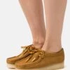 Clarks Originals Wallabee - Derbies - Oakmoss