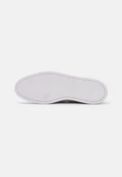 MELVIN & HAMILTON Adley 3 - Mocassins - Argilla/Offwhite 10 MELVIN & HAMILTON Adley 3 - Mocassins - Argilla/Offwhite -Femelle Vêtements Boutique 981634e930cb44288e2d9bc015125ae5