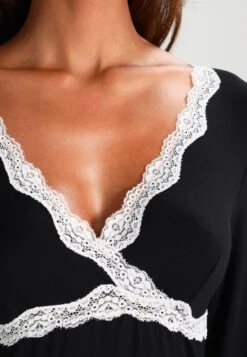 Anna Field Heidi Long Sleeves Viscose Nightdress - Chemise De Nuit / Nuisette - Black -Femelle Vêtements Boutique 9cbb26f39b384778a8a395532fe9436b