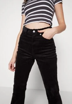 Monki Pantalon Classique - Black Dark -Femelle Vêtements Boutique a5dcf0206e084b31af3d7cdd504fb0d8