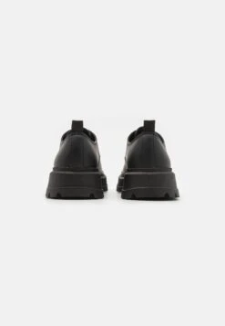 YOURTURN Unisex - Derbies - Black -Femelle Vêtements Boutique aaae83047a954d1aab81392769433db6