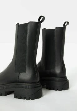 BERSHKA Flat With Elastic Gores - Boots À Talons - Black -Femelle Vêtements Boutique b0ddaba88d6d4dbb8168d7d31b453d40