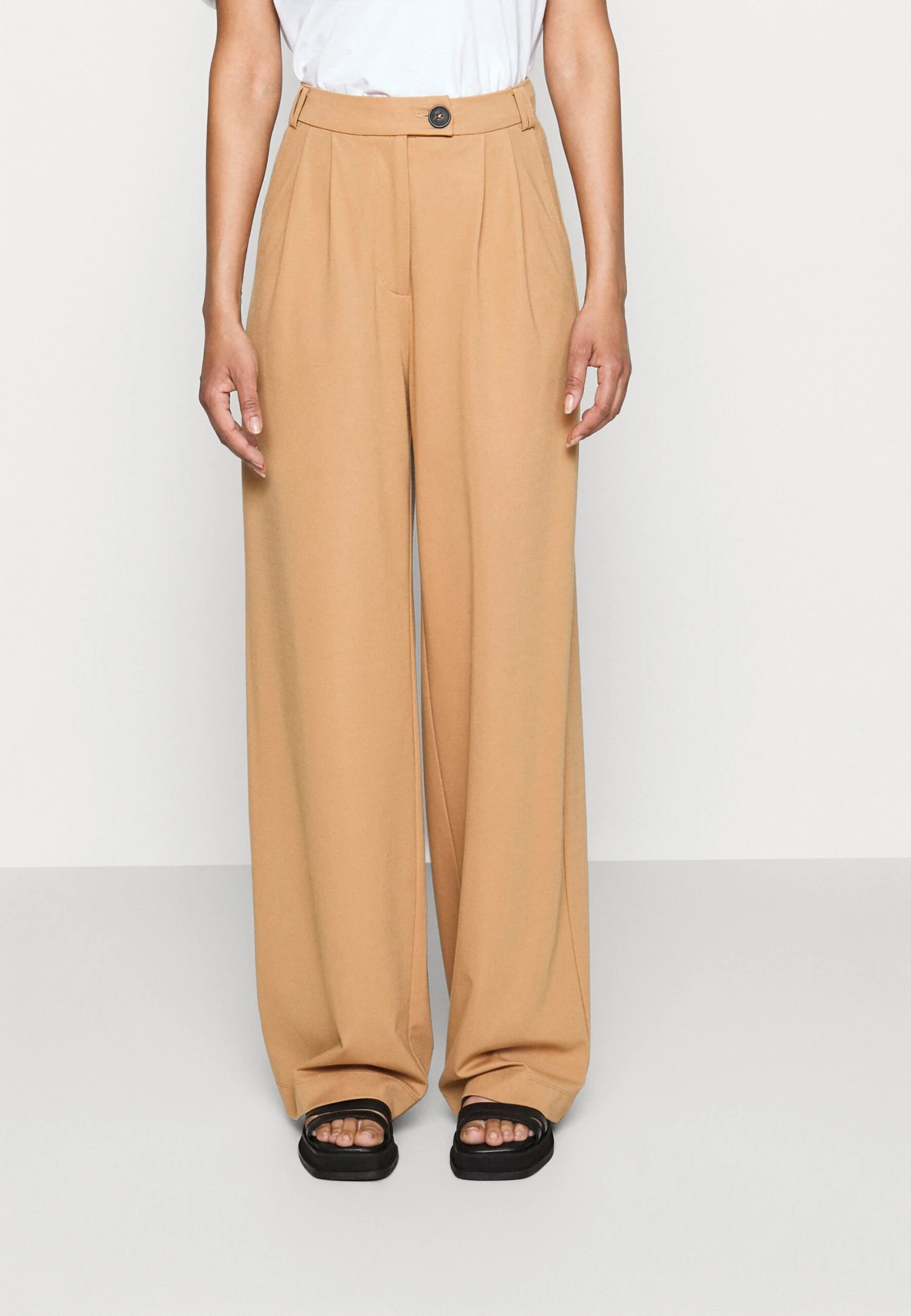 Petite Business Casual Wide Legs With Front Pleats - Pantalon Classique - Beige 1 Petite Business Casual Wide Legs With Front Pleats - Pantalon Classique - Beige