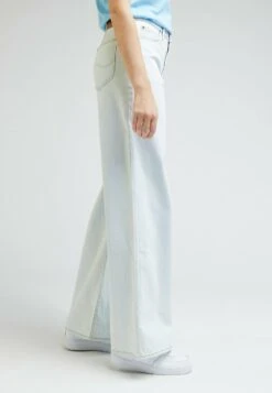 Lee Stella A Line - Jean Flare - Brisk Air -Femelle Vêtements Boutique c38db3265a4742deadc746e9cd574c46