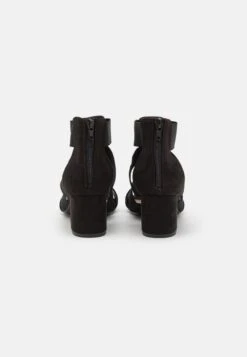 Sandales - Black -Femelle Vêtements Boutique c746e86cfa9f46ea96467fec98680629