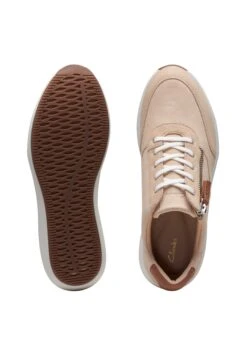 Clarks Baskets Basses - Off White 9 Clarks Baskets Basses - Off White -Femelle Vêtements Boutique c8ed66171a67416591d3a5f2afbbba22