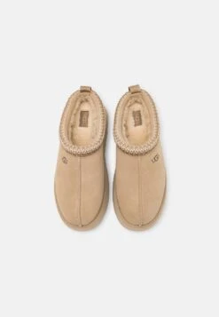 Ugg Tazz - Chaussons - Mustard Seed 11 Ugg Tazz - Chaussons - Mustard Seed -Femelle Vêtements Boutique cc81258351154dc39cdf56c61f63525d