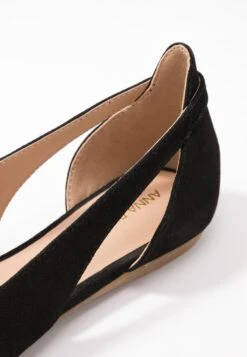 Leather - Ballerines - Black 9 Leather - Ballerines - Black -Femelle Vêtements Boutique cd8ae1ef238648a79a04438a162b9977