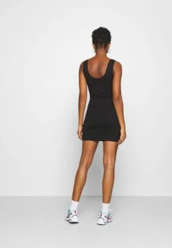 Even&Odd 2 Pack - Robe Fourreau - Black 8 Even&Odd 2 Pack - Robe Fourreau - Black -Femelle Vêtements Boutique f8ca6e6b2f9442daa61a7d7eb6a09871